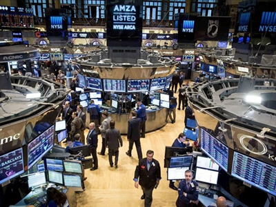 Μικρές απώλειες στην Wall Street