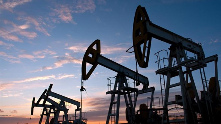 Σε πτώση το πετρέλαιο