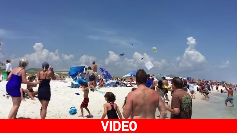 Μαχητικά περνούν ξυστά από παραλία της Φλόριντα και σαρώνουν τα πάντα