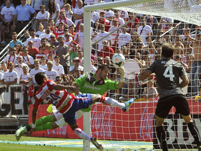 Πέρασε από τη Γρανάδα η Εσπανιόλ