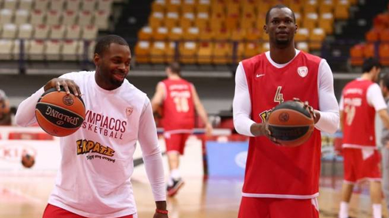 Παίζουν με Λαμποράλ Λαφαγέτ και Σλούκας