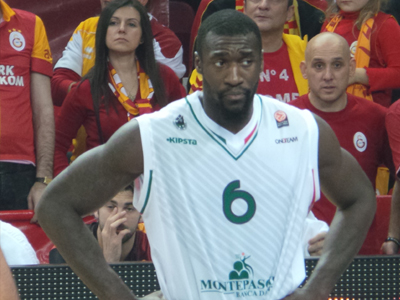 Κλείνει τον Χάντερ ο Ολυμπιακός