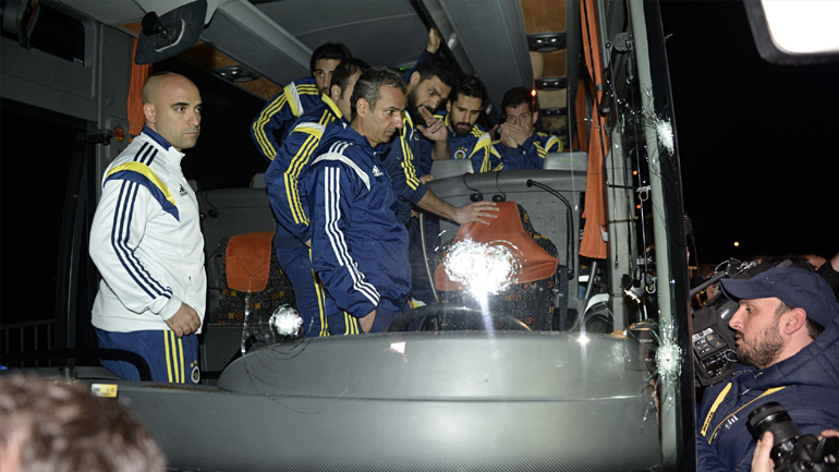 Τουρκία: Εντόπισαν το όπλο της επίθεσης στο πούλμαν της Φενέρ Τουρκία: Εντόπισαν το όπλο της επίθεσης στο πούλμαν της Φενέρ