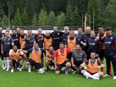 Δημοσιογράφοι Vs τεχνικό τιμ στο Ζέεφελντ