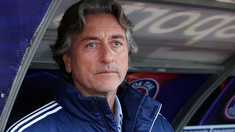 Στα άκρα Καλλονή και Βλάχος