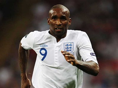 Στην Αγγλία ο Ντεφόε