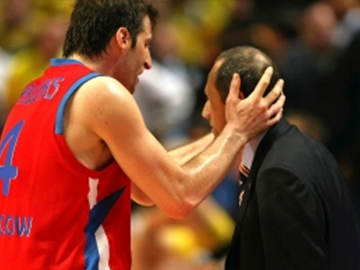 «Με βοηθό τον Τεό»