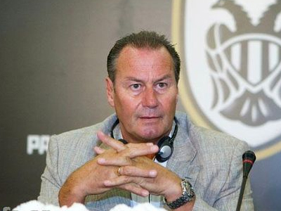 Πρόταση από το Ντουμπάι για τον Στέφενς