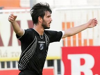 Ρήξη έσω πλαγίου ο Μπανούσης