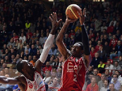 Έτρεξε με… 105 η Αρμάνι!