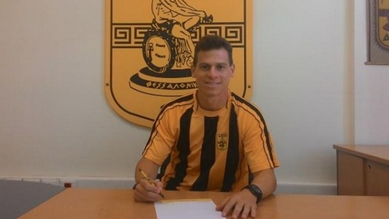 Συνεχίζει στον Άρη ο Πόι