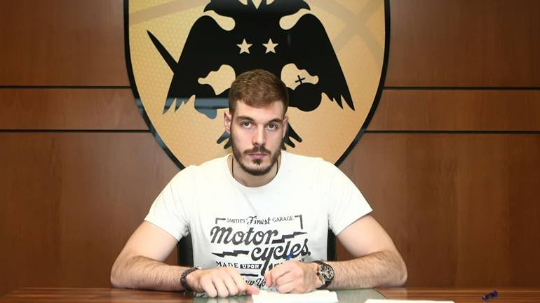 «Έδεσε» Σαρικόπουλο η ΑΕΚ