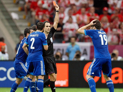 Τιμωρία μίας αγωνιστικής σε Παπασταθόπουλο και Τσέζνι