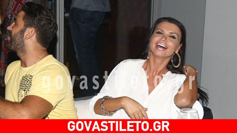 Nίνα Λοτσάρη: Με νέο μακρύ μαλλί και τον έρωτά της σε ρομαντικό δείπνο