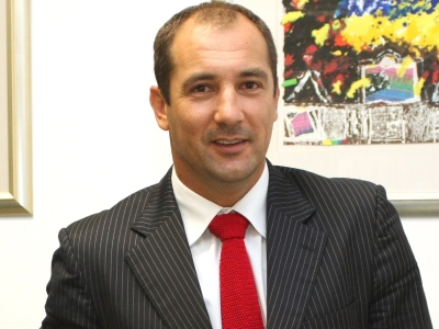 Ο Στίματς στη θέση του Μπίλιτς