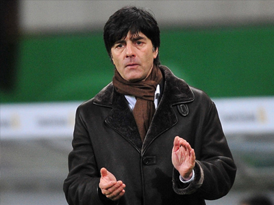 Ανακοίνωσε τα «πάντσερ» ο Λεβ