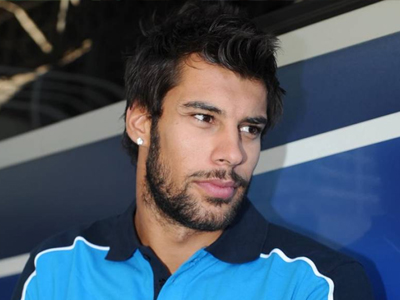 «Είμαστε με την πλάτη στον τοίχο»