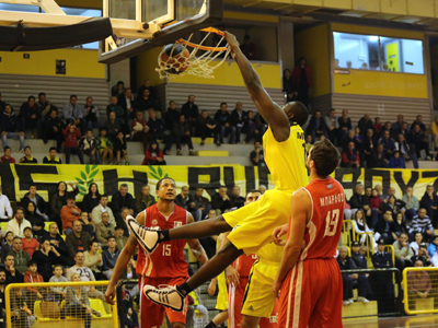 Εκμεταλλεύτηκε την έδρα του ο Ηλυσιακός