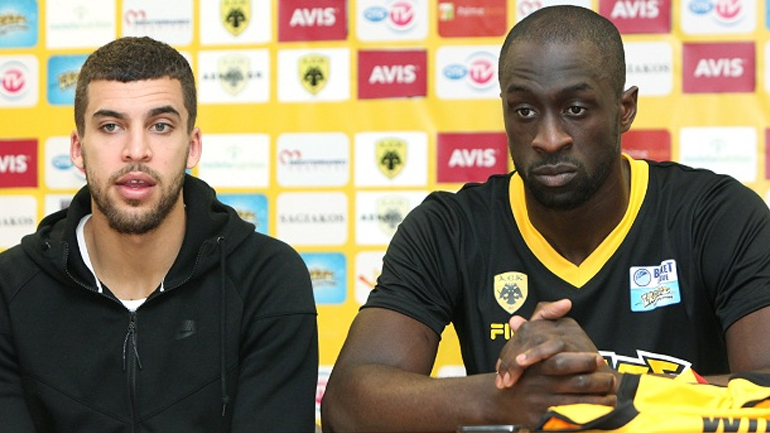 Παρουσίασε Γουίλμπεκιν και τη νέα φανέλα η ΑΕΚ