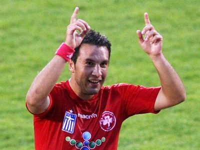 Νυστέρι για Ναζλίδη