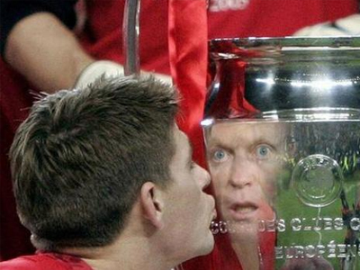 «Καζούρα» στον Μόγιες από τους φίλους του Τζέραρντ!