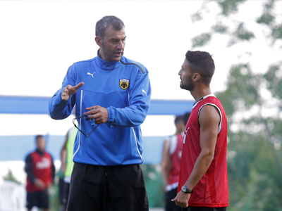 ΑΕΚ: Επιβράβευσε τους παίκτες ο Δέλλας