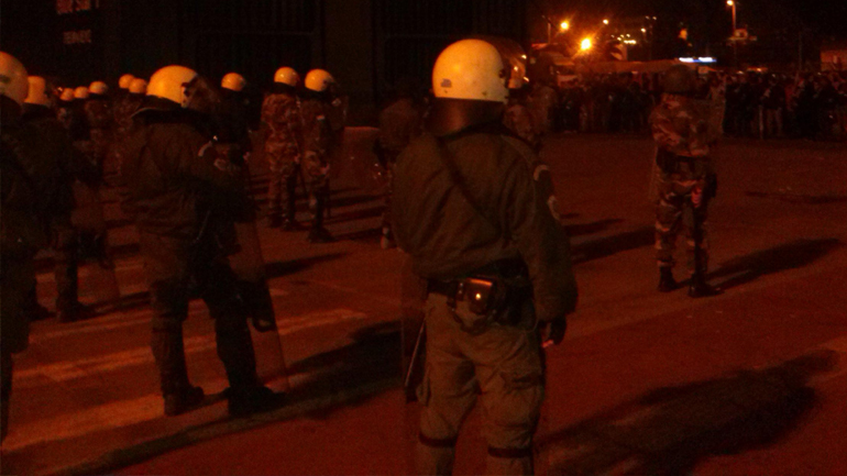 Επεισόδια στο λιμάνι του Πειραιά!