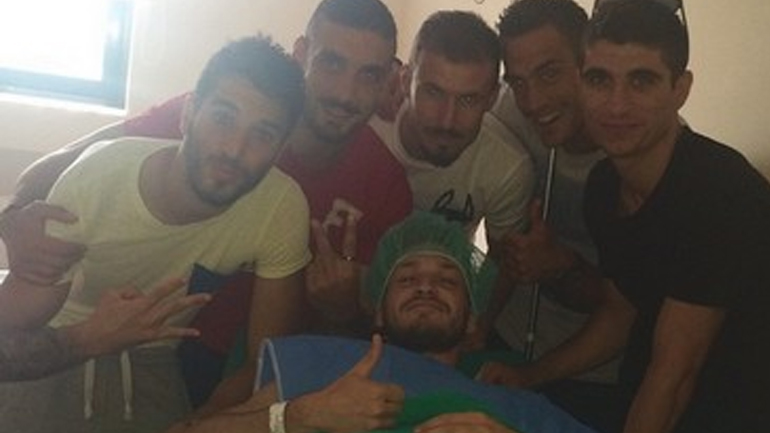 Δίπλα στον Μπακάκη οι συμπαίκτες του!