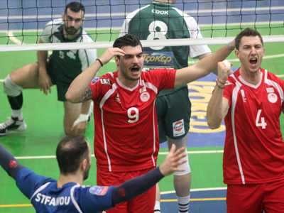 Βόλεϊ: Νικητής στο ντέρμπι ο Ολυμπιακός, 3-2 σετ τον Παναθηναϊκό Βόλεϊ: Νικητής στο ντέρμπι ο Ολυμπιακός, 3-2 σετ τον Παναθηναϊκό