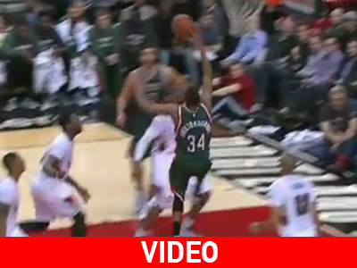 Τραυματίστηκε ο Αντετοκούνμπο Τραυματίστηκε ο Αντετοκούνμπο