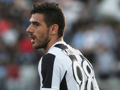 «Πρέπει να σηκώσουμε το κεφάλι»