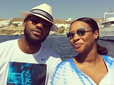 Διακοπές στη Μύκονο ο Τζέιμς!