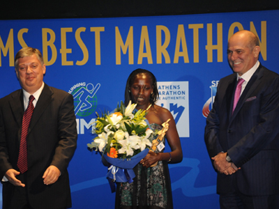Η ΟΠΑΠ Α.Ε. βράβευσε την κορυφαία γυναίκα Μαραθωνοδρόμο Florence Kiplagat