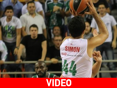 «Έκλεψε» την παράσταση ο Σιμόν