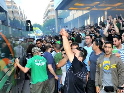 Αποθέωση στο Caravel