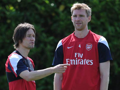 Έδεσε Ροσίτσκι και Μερτεζάκερ η Άρσεναλ