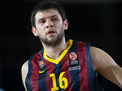 Ο οικοδεσπότης Κώστας Παπανικολάου