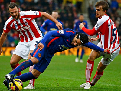 «Κόλλησε» στο Μπριτάνια η Μάντσεστερ Γιουνάιτεντ