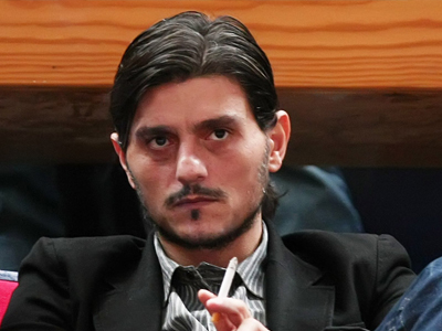 «Προκαλεί κλαυσίγελο»