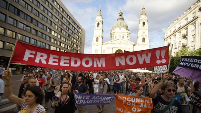 Διαδήλωσαν εναντίον του φράχτη στην Ουγγαρία