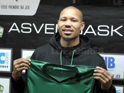 Μπάσκετ: Επέστρεψε στην Βιλερμπάν ο Άκερ