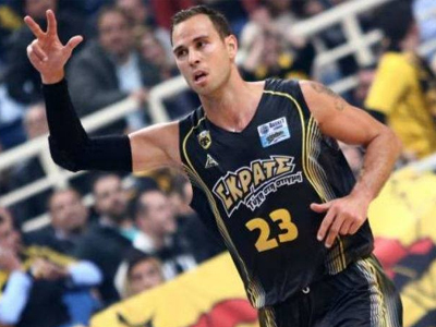 Συνεχίζει στην ΑΕΚ ο Ίνγκλις