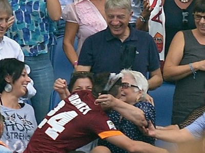 Άνετα η Ρόμα, 2-0 την Κάλιαρι