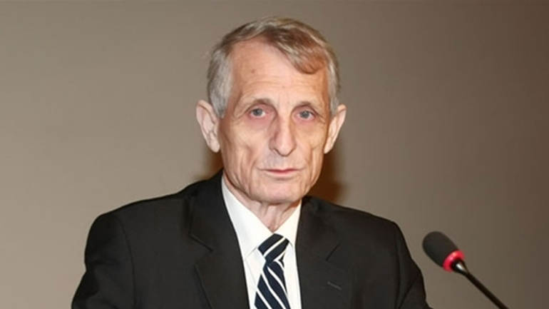 «Ευχαριστούμε για τη μακρά προσφορά»