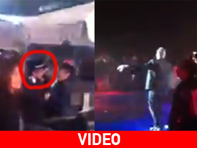 H στιγμή της αστυνομικής εφόδου στη συναυλία του Ρέμου H στιγμή της αστυνομικής εφόδου στη συναυλία του Ρέμου