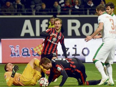 «Φωτιά» η Άιντραχτ, 5-2 τη Βέρντερ