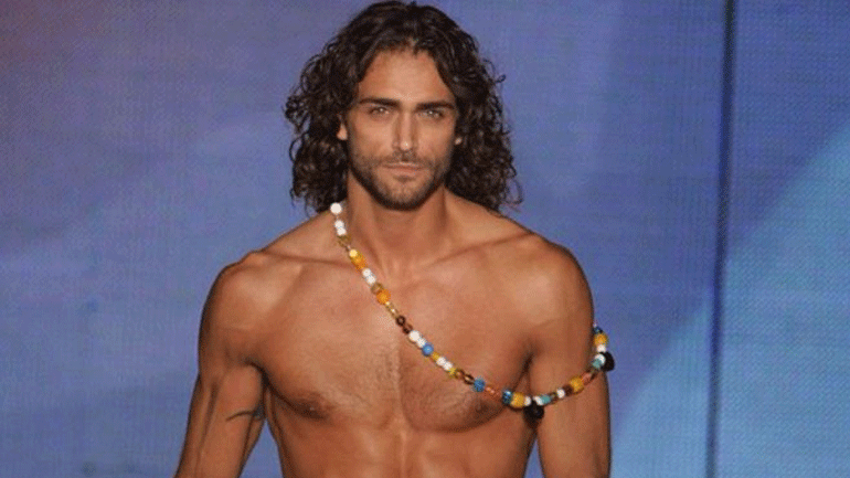 Ο Τεό Θεοδωρίδης εκπληρώνει το τάμα που έκανε για εκείνον γνωστός σχεδιαστής