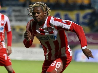 Ολυμπιακός: Στην πόρτα της εξόδου ο Μπονγκ