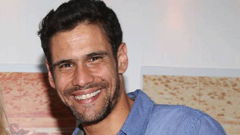 Δημήτρης Ουγγαρέζος: «Όσο σπούδαζα δούλεψα ως μπάρμαν, σερβιτόρος…»