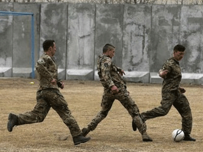 Ουκρανία: Γιόρτασαν την κατάπαυση του πυρός με… ποδόσφαιρο